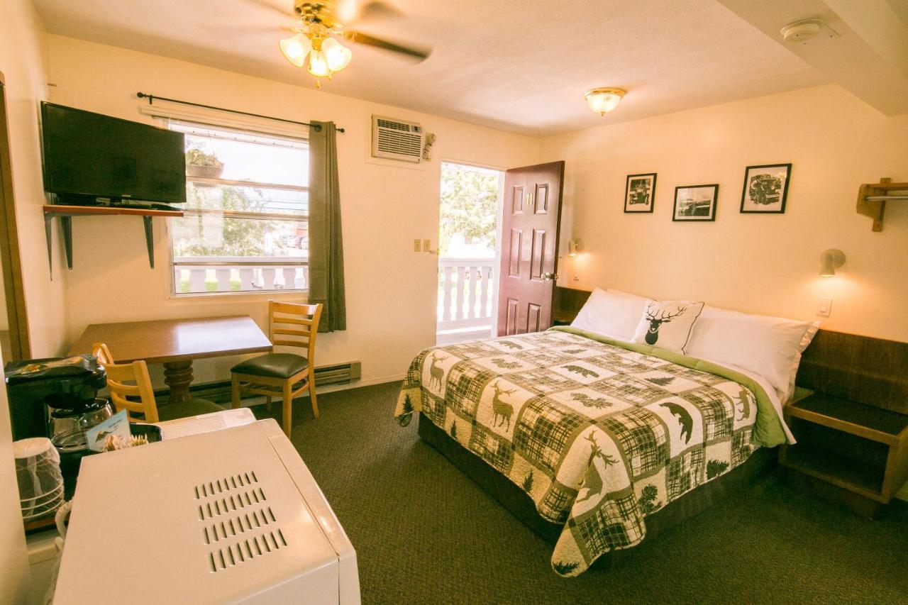 Mountain Springs Motel Radium Hot Springs Exterior foto